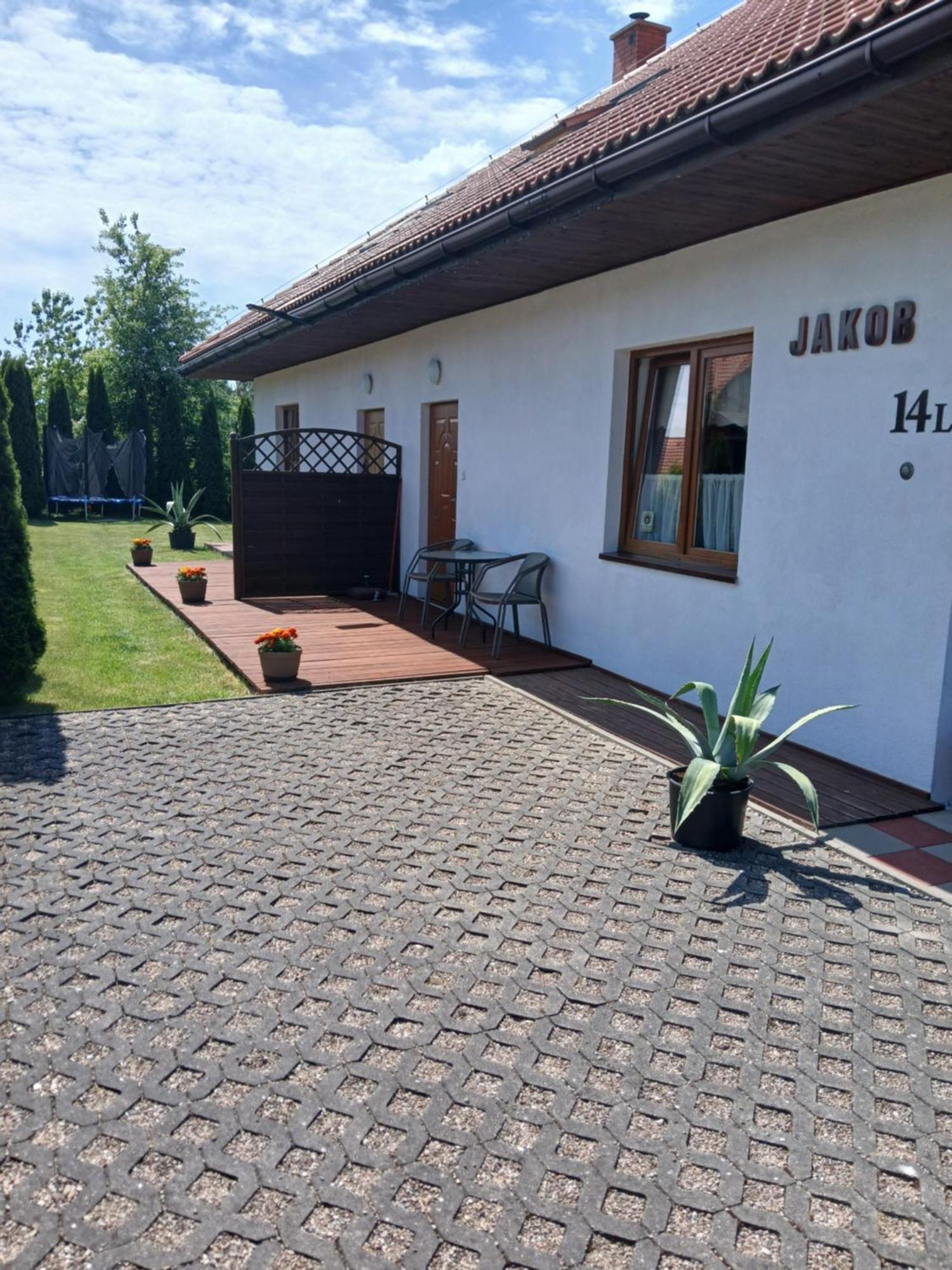 Apartamenty Jakob Rewal Exteriör bild